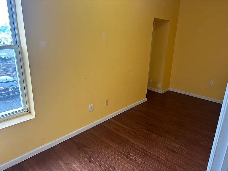 113 S Broadway #1 — Photo 3