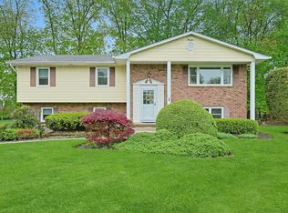 26 Preakness Ln, New City, NY 10956