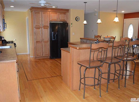 3rd image of 171 Norwood Ave