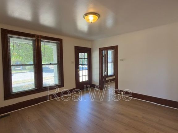 5th image of 1416 SE Pine St