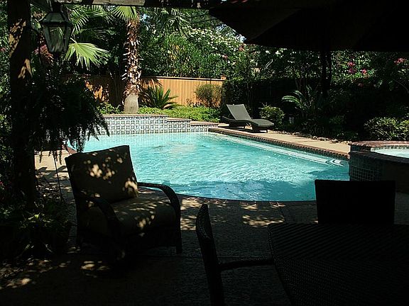 5th image of 4615 Regina Ln