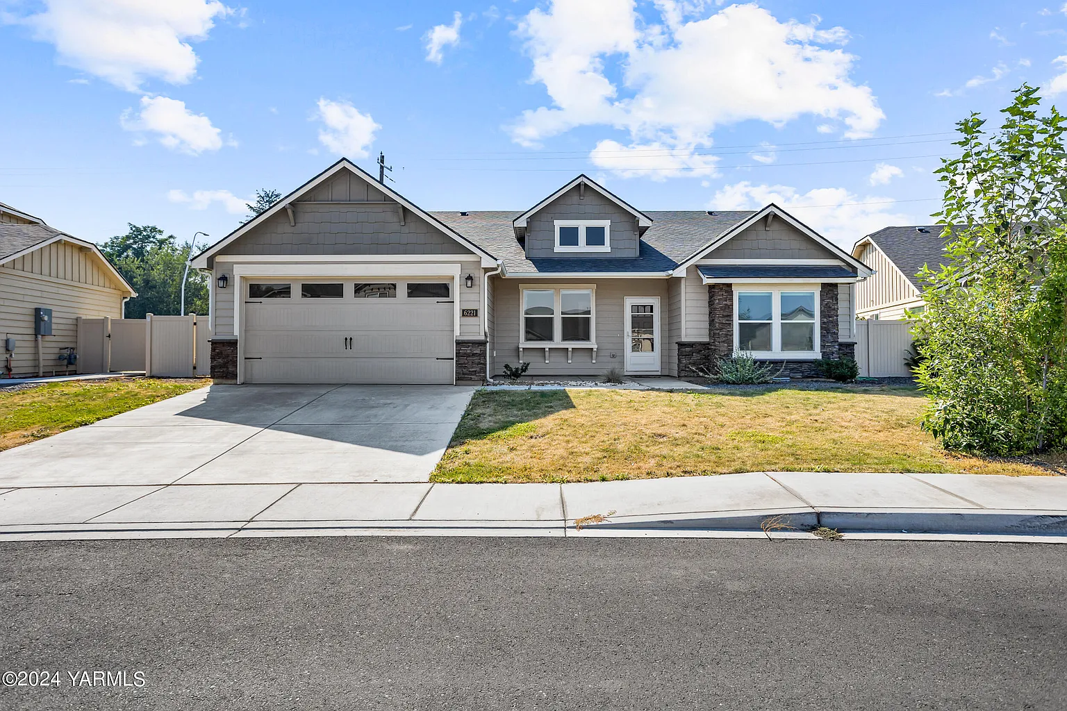 6221 Cottonwood Loop photo 1