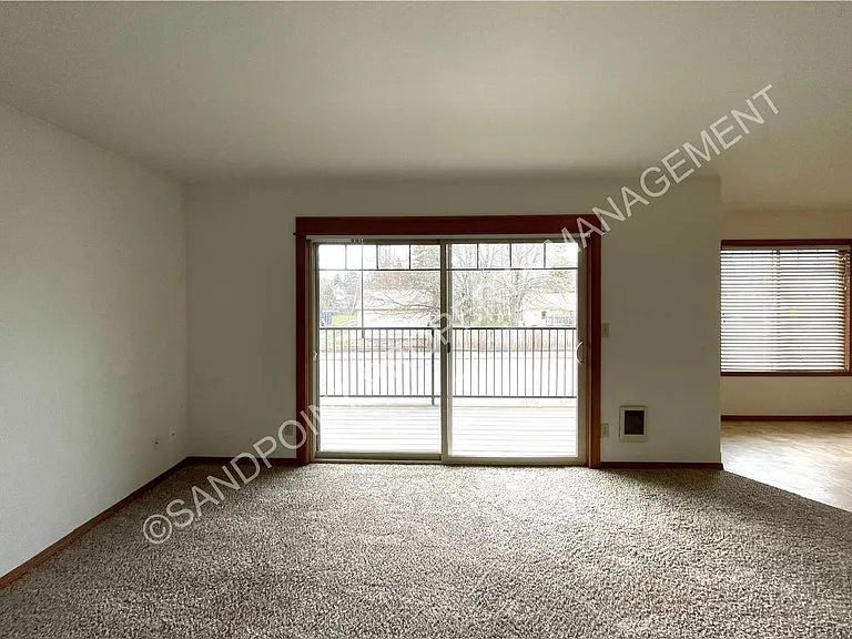 910 N Division Ave #102 — Photo 10