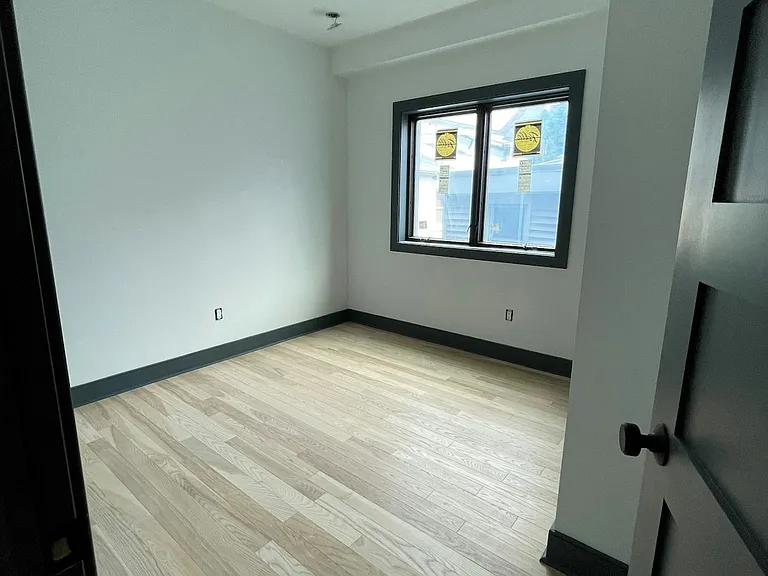 555 N Lawrence St #2R — Photo 10