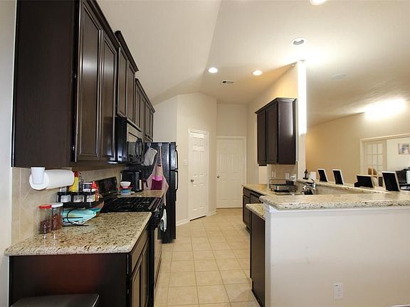3rd image of 10523 Pleasant Villas Ln