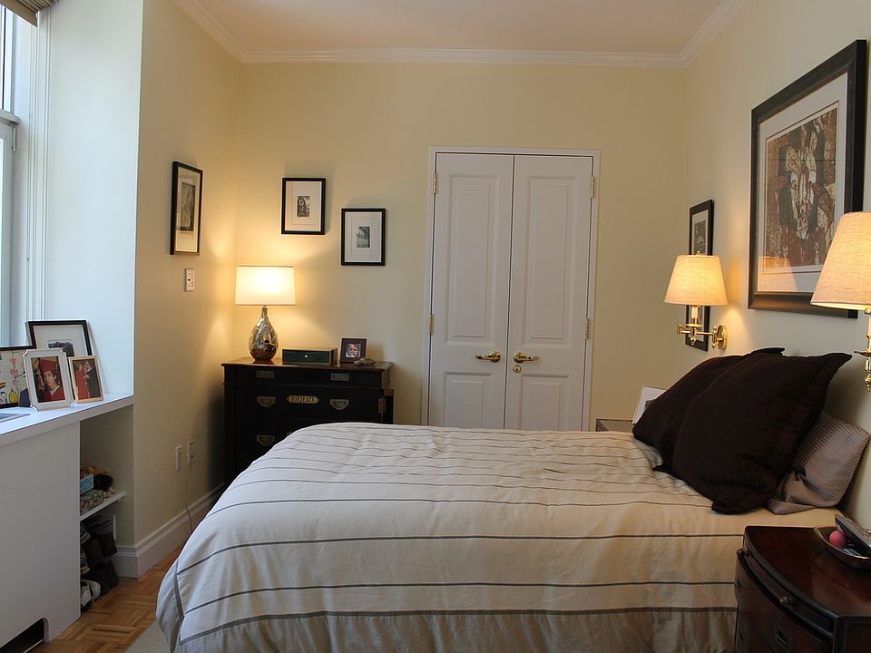 2nd image of 404 E 76th St Ph B