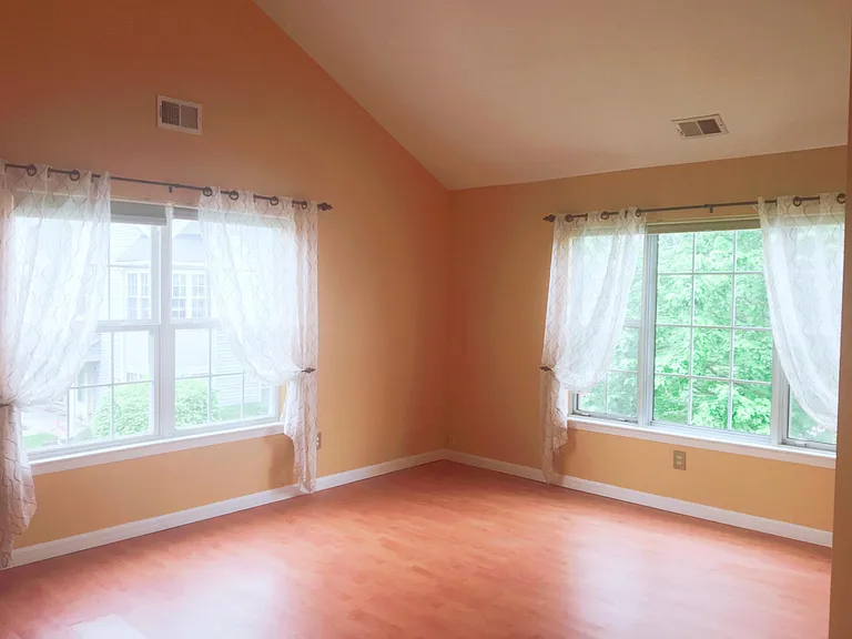 352 Andover Pl — Photo 3