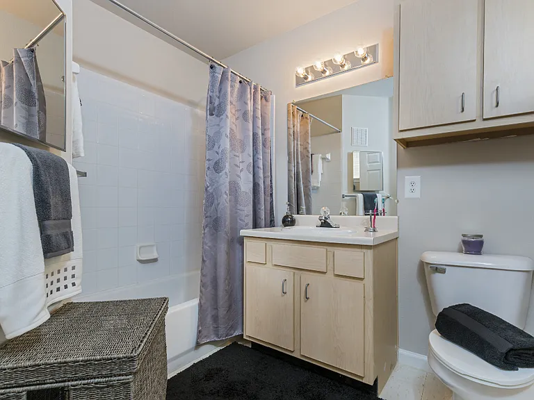 Block 36 - Student Living Priced Per Room — Photo 7