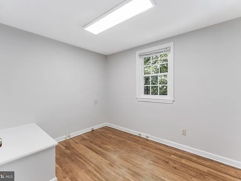 1005 N Lebanon St — Photo 31