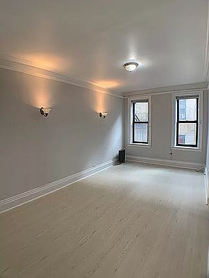 4th image of 560 W 151st St APT E4