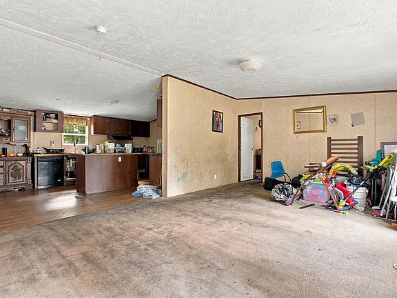 4th image of 212 Dubard Boyle Rd