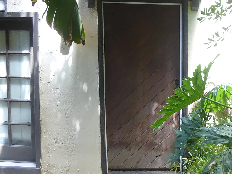 2047 Ivar Ave — Photo 14