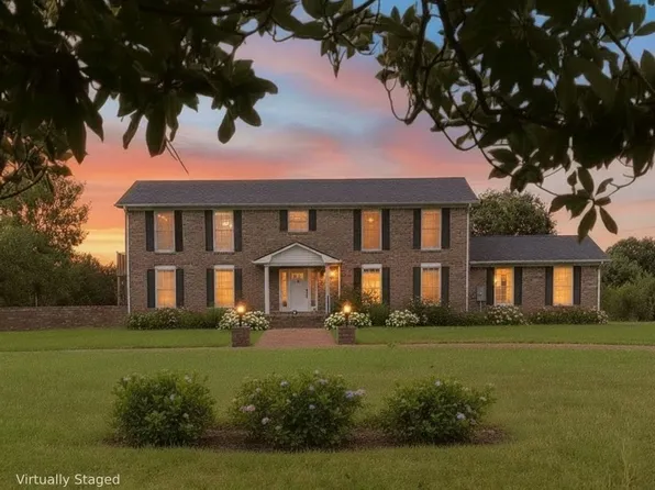 121 Old Jackson Hwy, Leoma, TN 38468