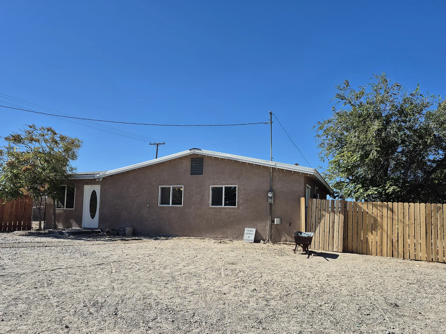 15401 Vista Rd — Photo 2