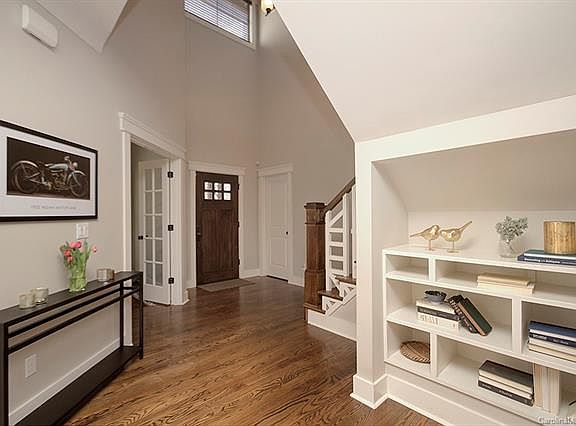 3rd image of 916 Essex St