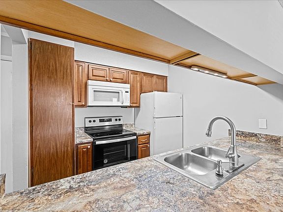 2nd image of 603 Colonial Dr APT 1