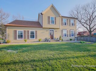 8302 Old Fence Ct, Woodridge, IL 60517