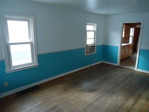 2nd image of 2055 Pershing Blvd