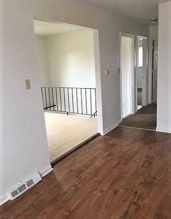 3rd image of 1262 Centre Pkwy