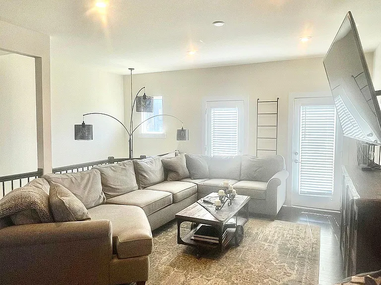 2840 Grand Union Way — Photo 5