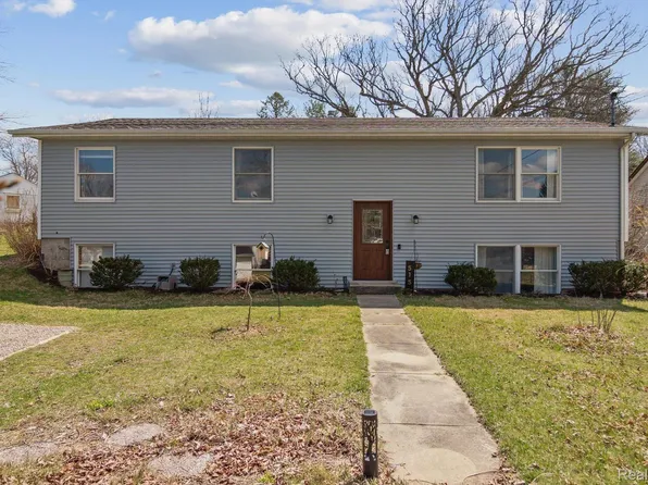 515 Furnace St, Manchester, MI 48158