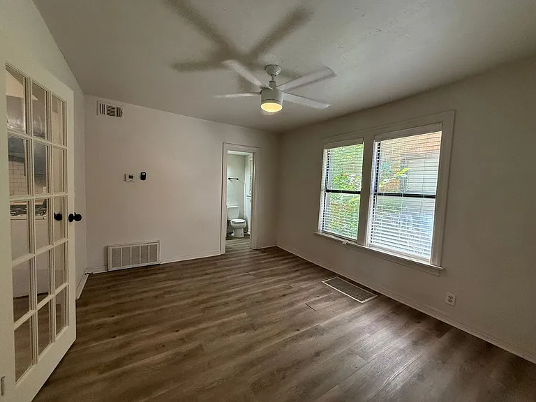 800 East Dr — Photo 11