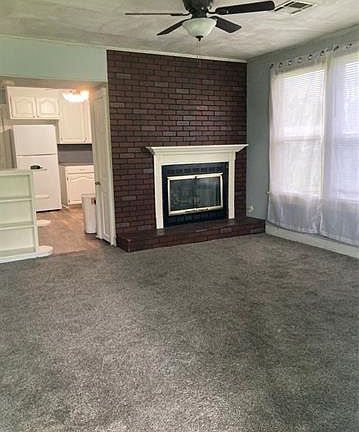 3rd image of 819 Live Oak St