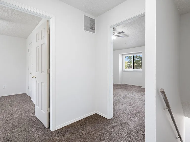 1711 E Walnut Lawn St — Photo 17