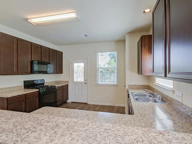 10410 Solitude Way — Photo 13