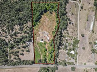 7902 Takilma Rd, Cave Junction, OR 97523