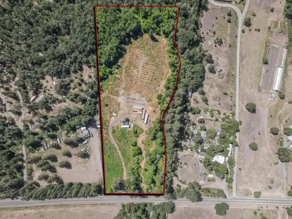 7902 Takilma Rd, Cave Junction, OR 97523