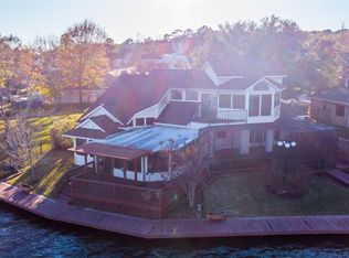 1511 W Lake Shore Cir, Huntsville, TX 77340
