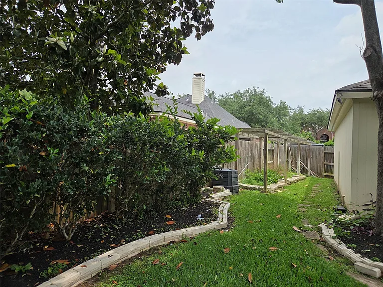 4306 Lakeside Meadow Dr — Photo 41