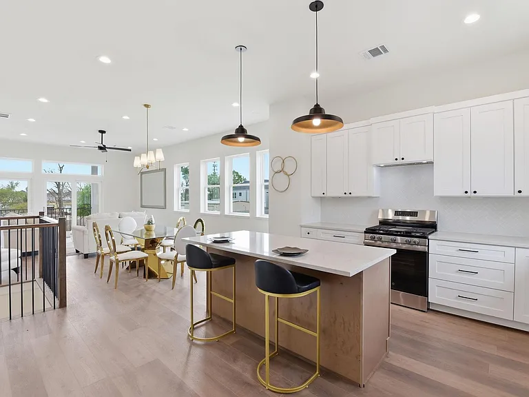 7704 Earl Rudder Way — Photo 19