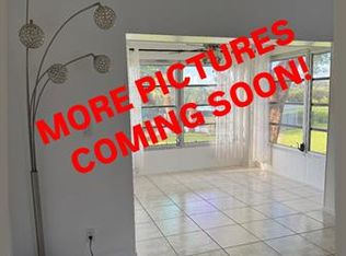 9440 SW 8th St APT 212, Boca Raton, FL 33428
