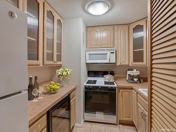4th image of 80 Gold St #20J