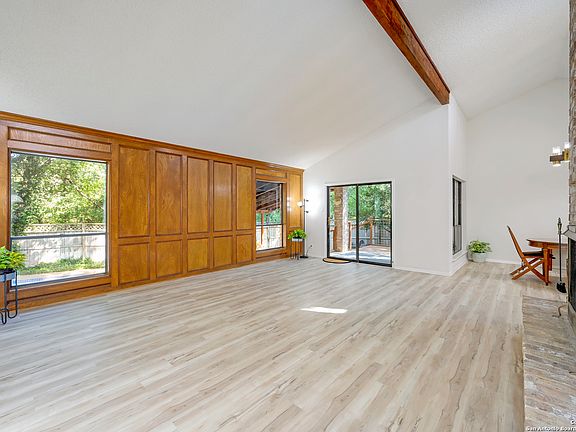 4th image of 15335 Henderson Pass