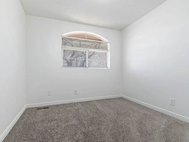 443 N Dorothea Way — Photo 6