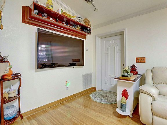 4th image of 2108 SE Stargrass St