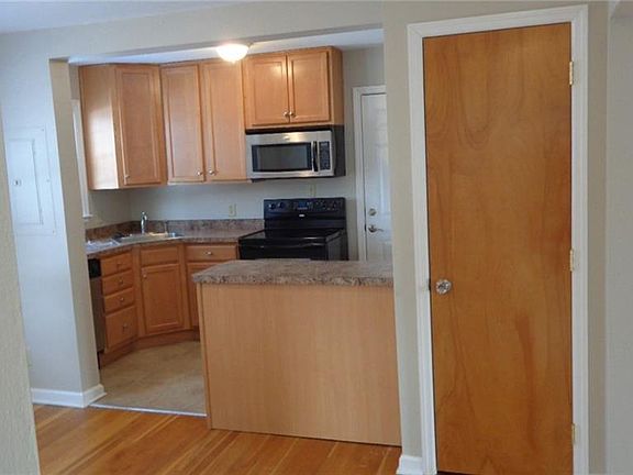 4th image of 1531 N Plum St #1531C