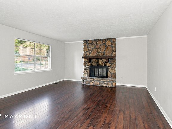 4th image of 704 Danton Ln