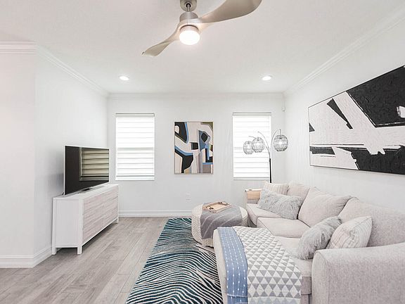 3rd image of 1480 Isabella Dr Unit 102