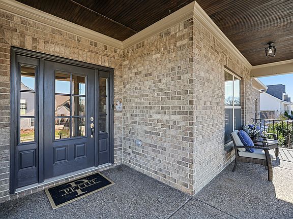 5th image of 400 Yellowtail Dr