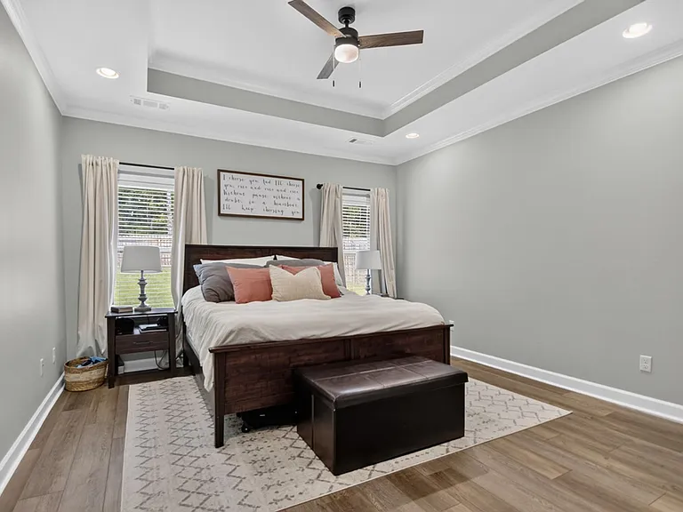 9025 Wooddale Dr — Photo 11