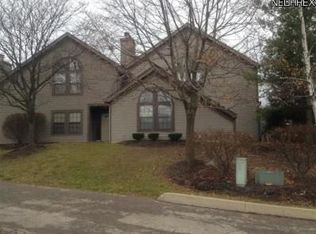 4054 Saint Andrews Ct APT 6, Canfield, OH 44406