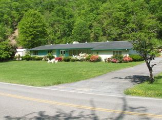1066 Highlawn Cir, Grundy, VA 24614