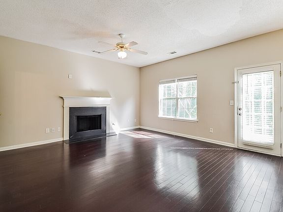 4th image of 3651 Lower Creek Dr