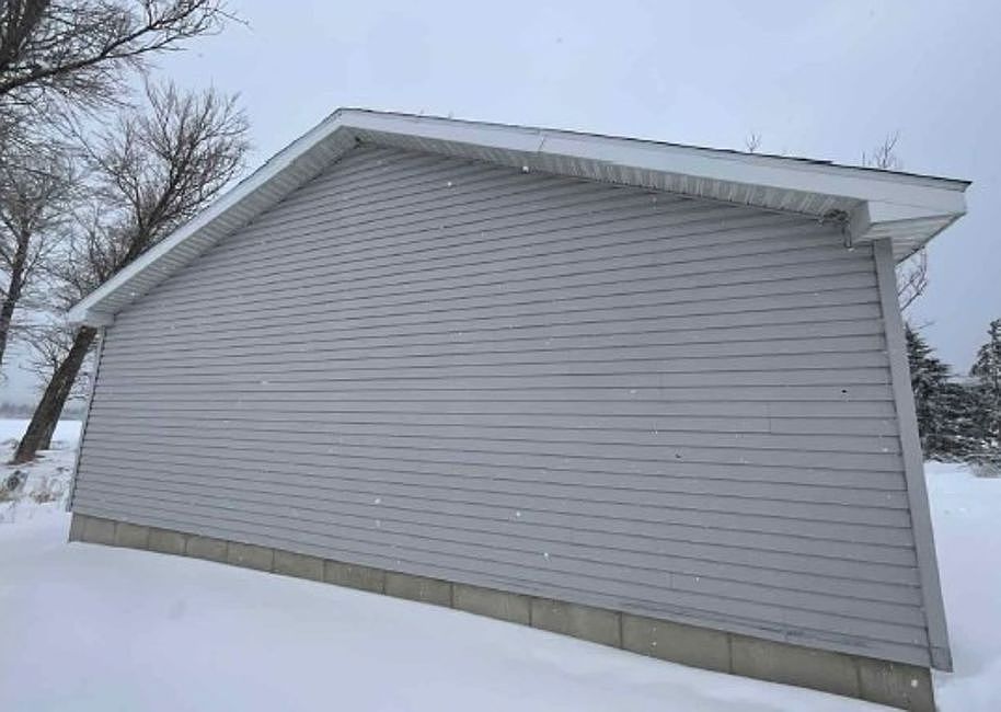 2nd image of 9941 E Sanborn Rd