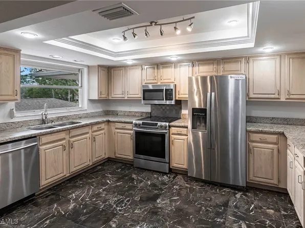 6660 Ilex Cir Unit B, Naples, FL 34109