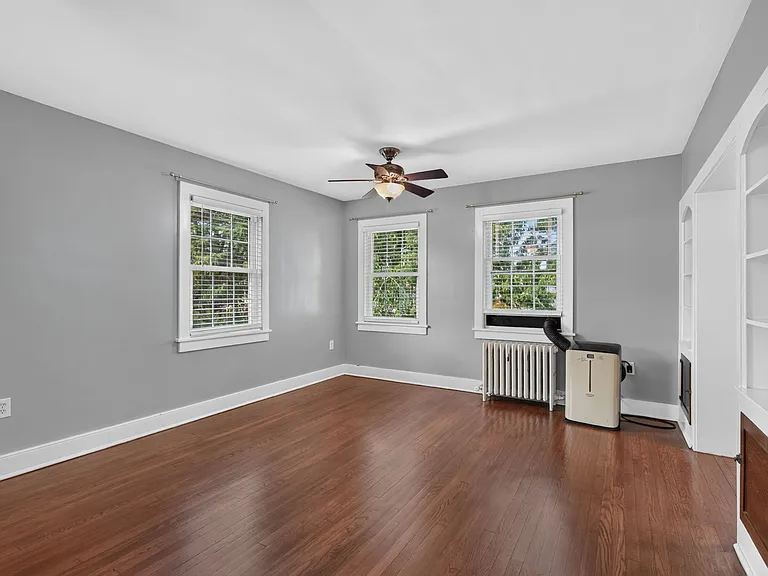 318 61st St #318 — Photo 4